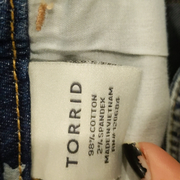 Torrid Light Acid Wash Star Denim Overall Shorts - Picture 7 of 8
